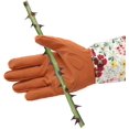 thumbnail image 3 of Guantes de jardinería largos rojos para mujeres y hombres, guante de poda de rosas a prueba de espinas, protección larga para el antebrazo, guantes de trabajo de jardín con palmas y dedos reforzados Excelente Rendimiento, 3 of 5