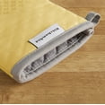 thumbnail image 4 of Juego de guantes de cocina KitchenAid Asteroid Buttercup, amarillo, 2 piezas, 4 of 6