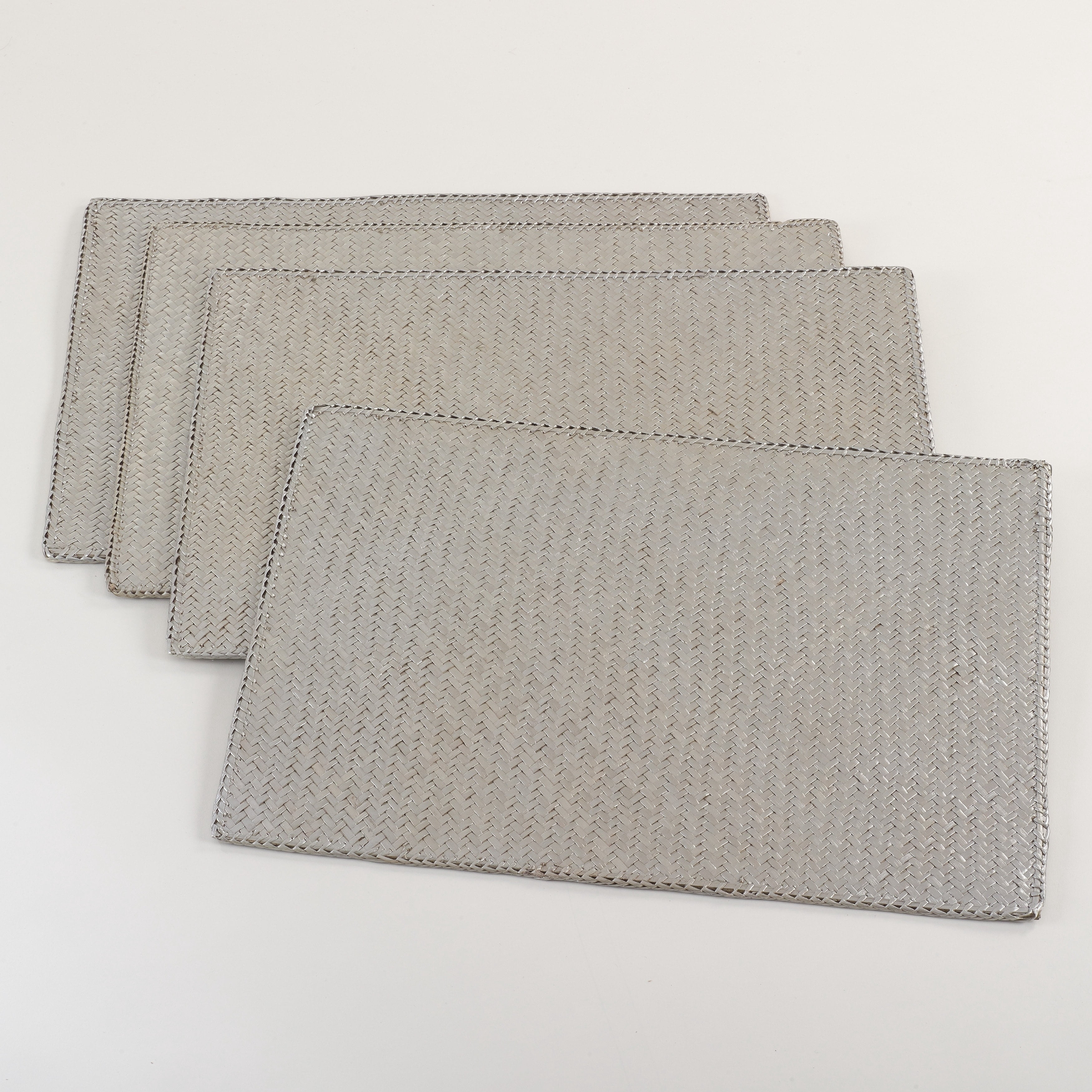 Saro Natural Water Hyacinth Woven Placemat Set of 4
