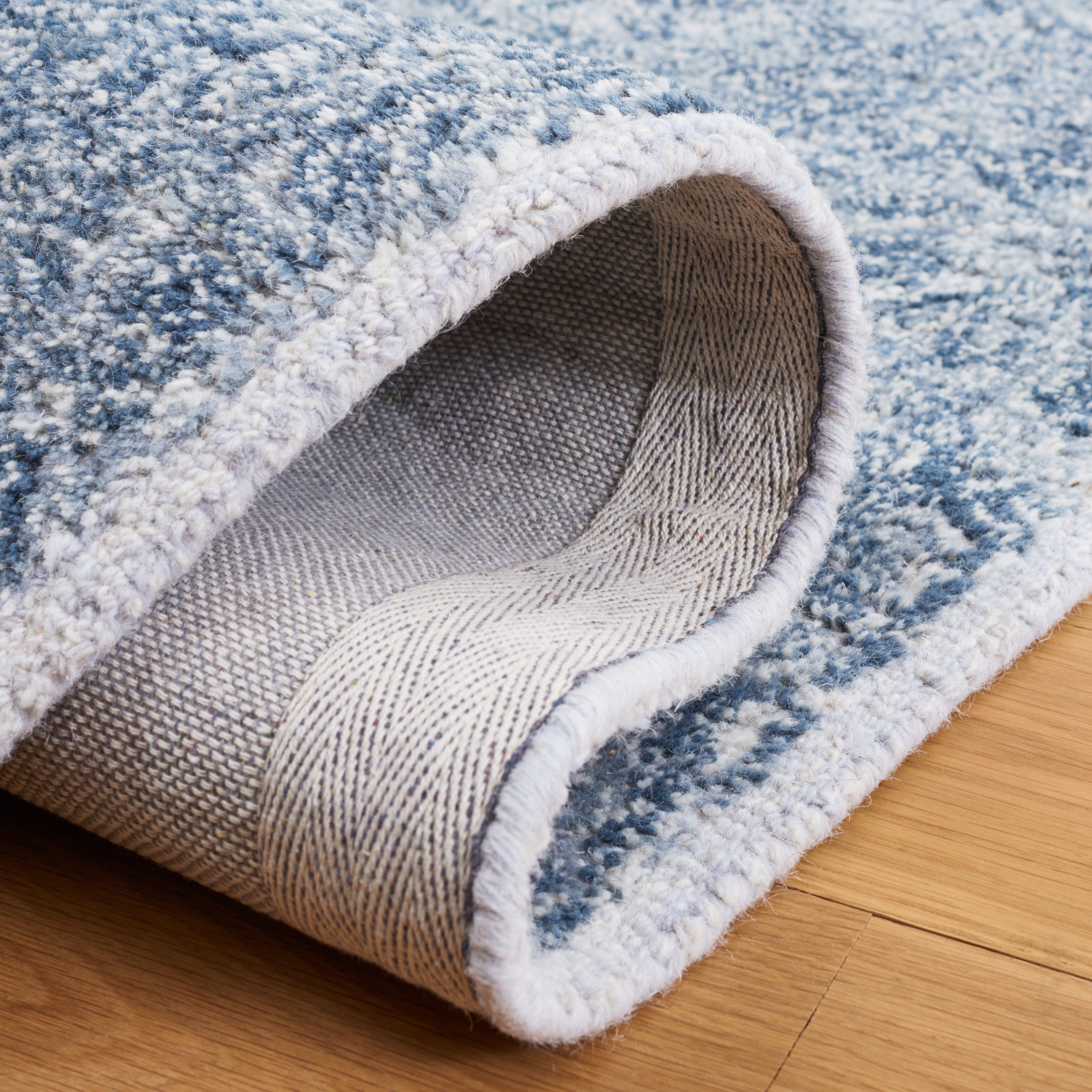 SAFAVIEH Marquee Lalit Diamond Area Rug, Blue/Grey, 6' x 6' Square