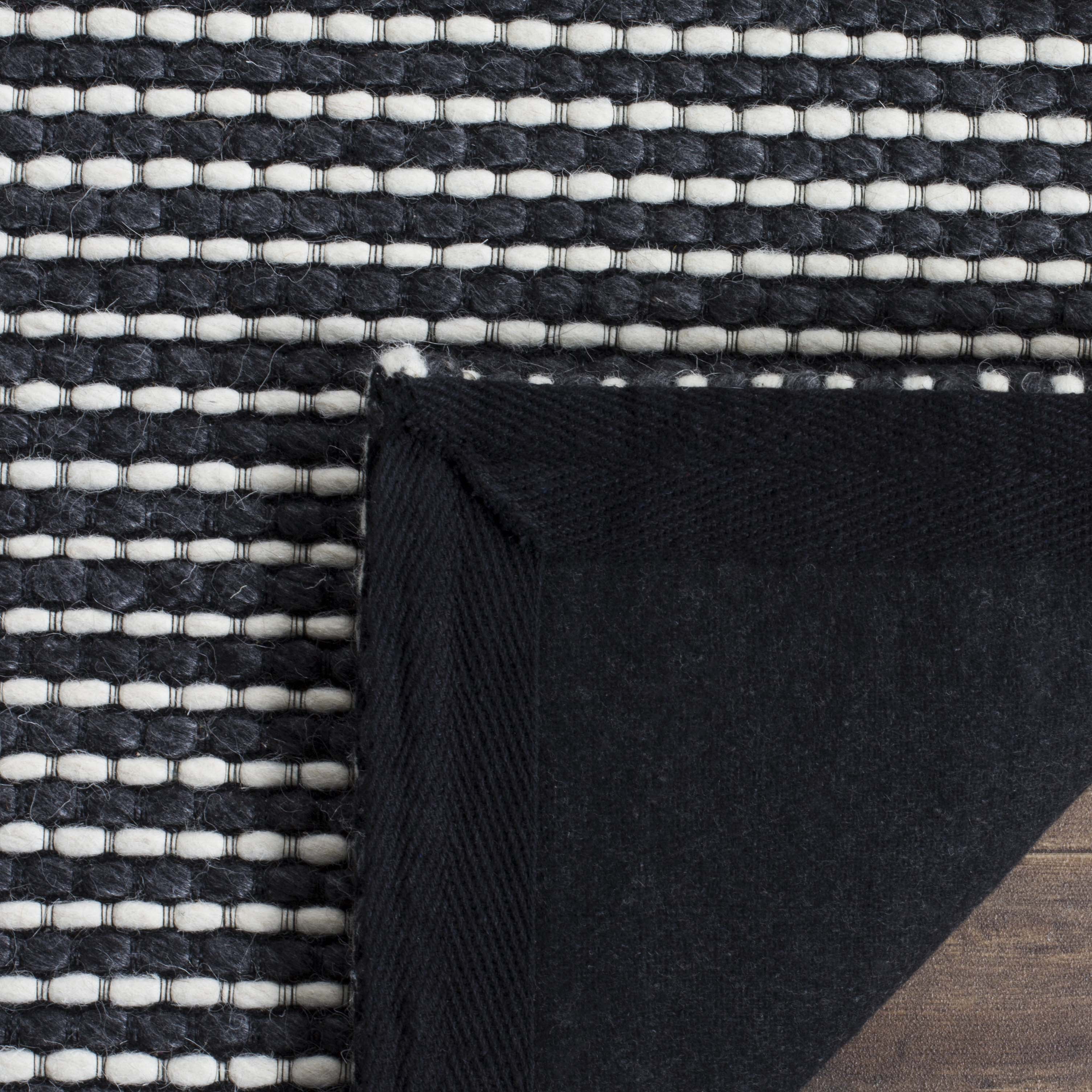 SAFAVIEH Natura Corine Geometric Runner Rug, Ivory/Black, 2'3" x 6'
