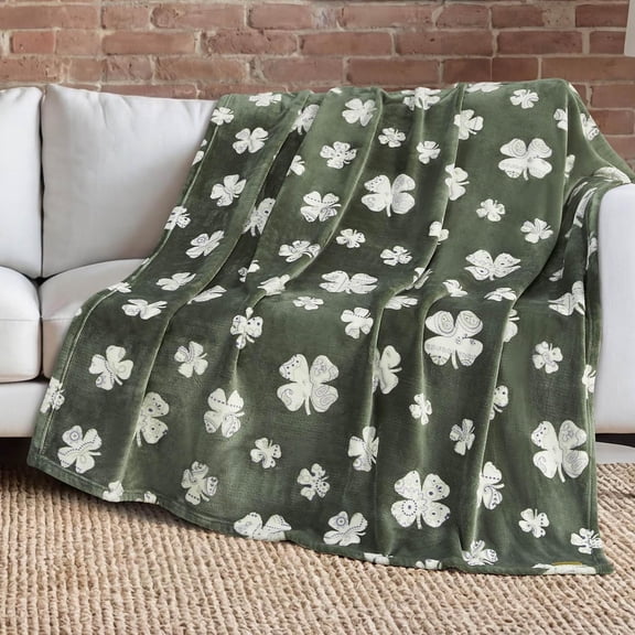 Freedom 50" x 60" Plush Throw Blanket, Clover Green Blanket for Sofa or Bed