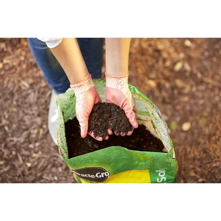 Can I Use Miracle-Gro Garden Soil In Pots