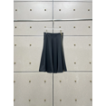 thumbnail image 3 of Falda de oficina de cintura alta adelgazante de moda con cremallera de doble cabeza bañada en oro y micropliegues para mujer, 3 of 5