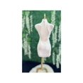 thumbnail image 2 of Vestido Con Cuello Alto Entallado Sin Mangas Color Blanco Talla Unitalla Marca Emil SaEs, 2 of 4