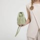 thumbnail image 3 of Bolso Tejido Hobo Tipo Cubo Cordón Cuero PU para Mujer Monedero, 3 of 9