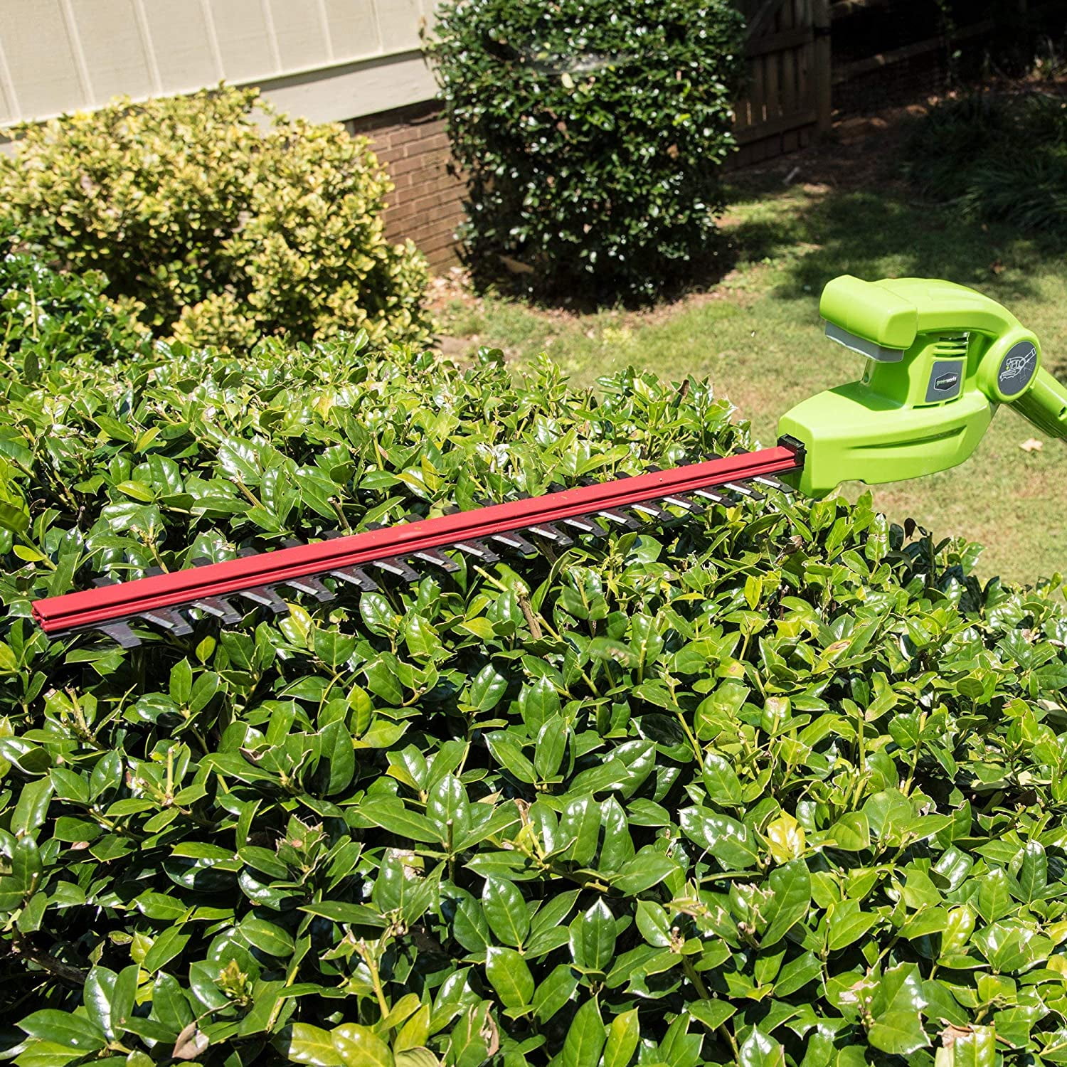 Greenworks 40V 20" Battery Powered Pole Saw with Hedge Trimmer Attachment + 2.0 Ah Battery and Charger