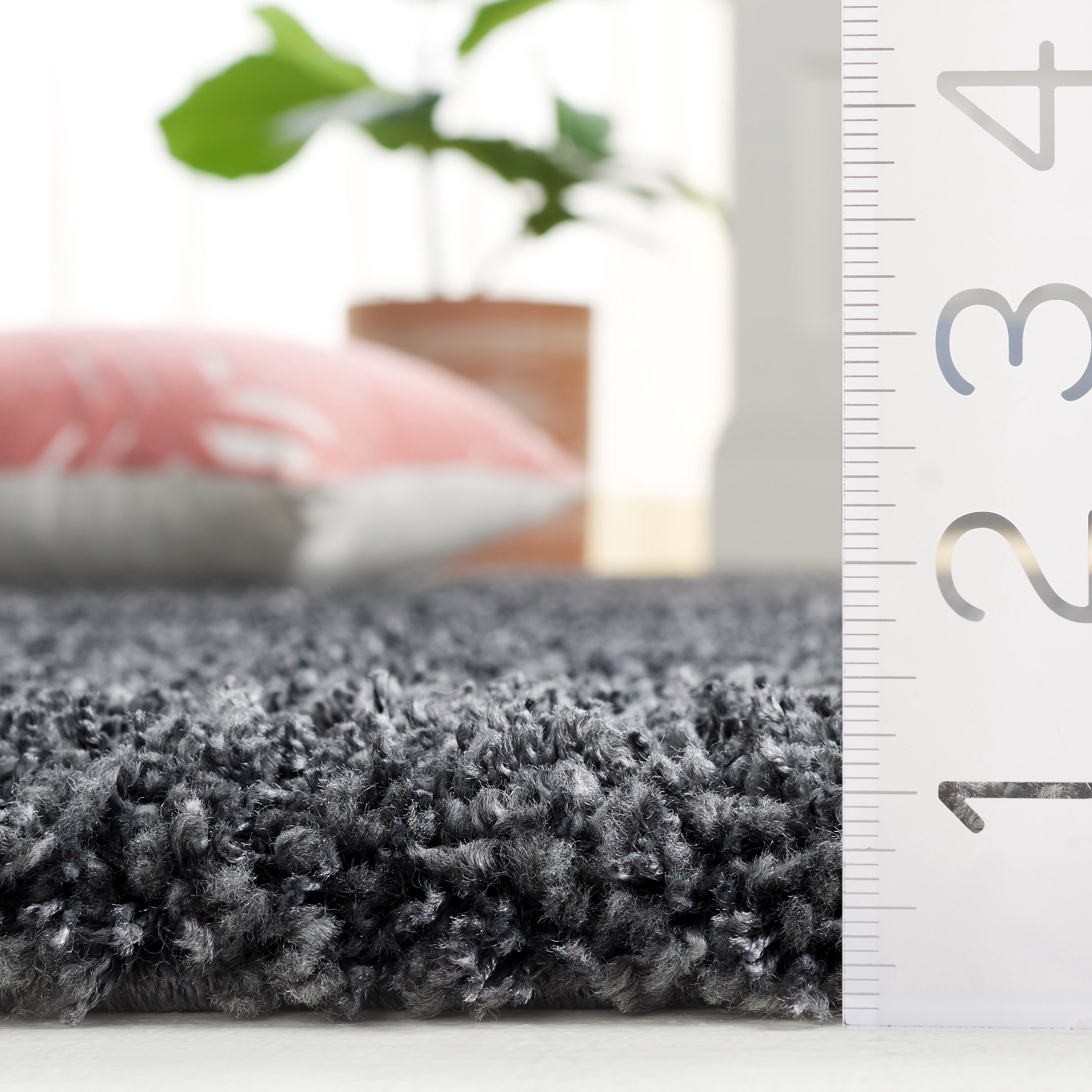 SAFAVIEH California Plush Solid Shag Area Rug, Dark Grey, 5'3" x 5'3" Round - Modern Design, Dark Grey, Non-Shedding & Easy Cleaning, Ultra Plush Thick Pile, Ideal for Living Room, Bedroom