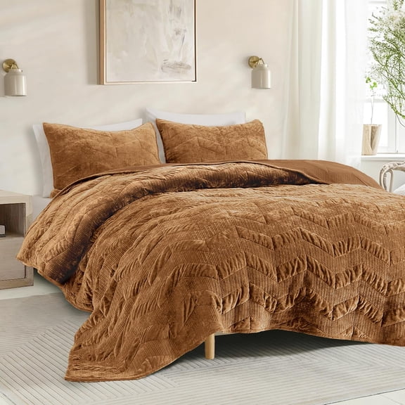 Wonderful Velvet Quilt Set 3-Piece Bedding Set For All Season