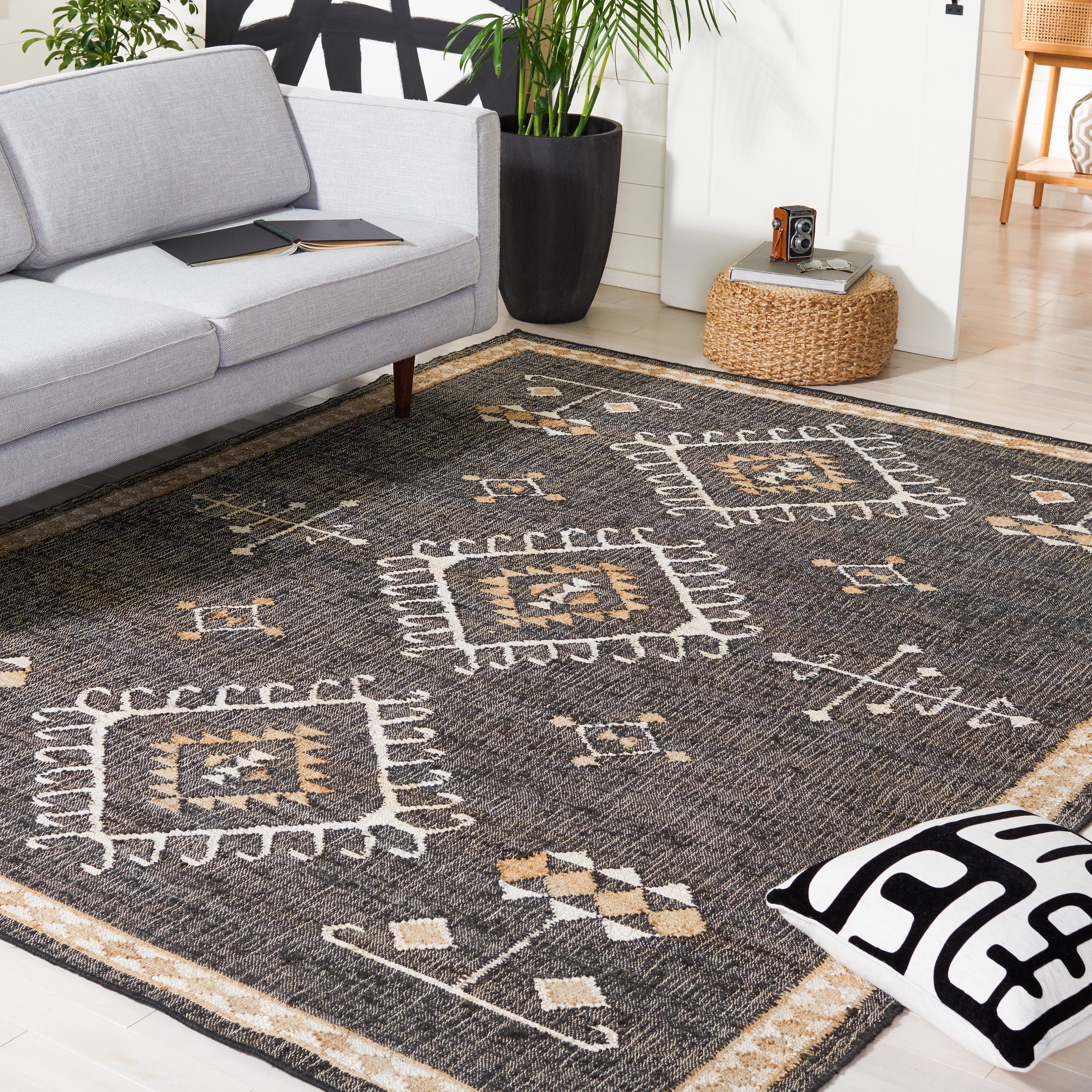 SAFAVIEH Kilim Lisette Tribal Area Rug, Black/Ivory, 9' x 12'