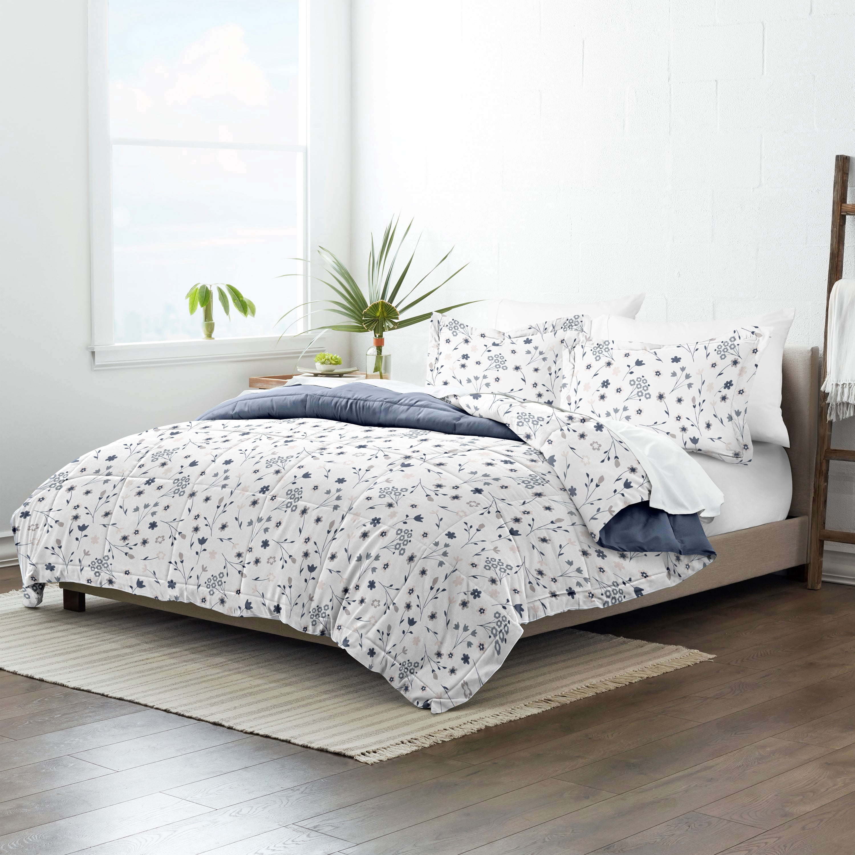 Noble Linens 2-Piece Navy Reversible Comforter Set, Twin/TwinXL