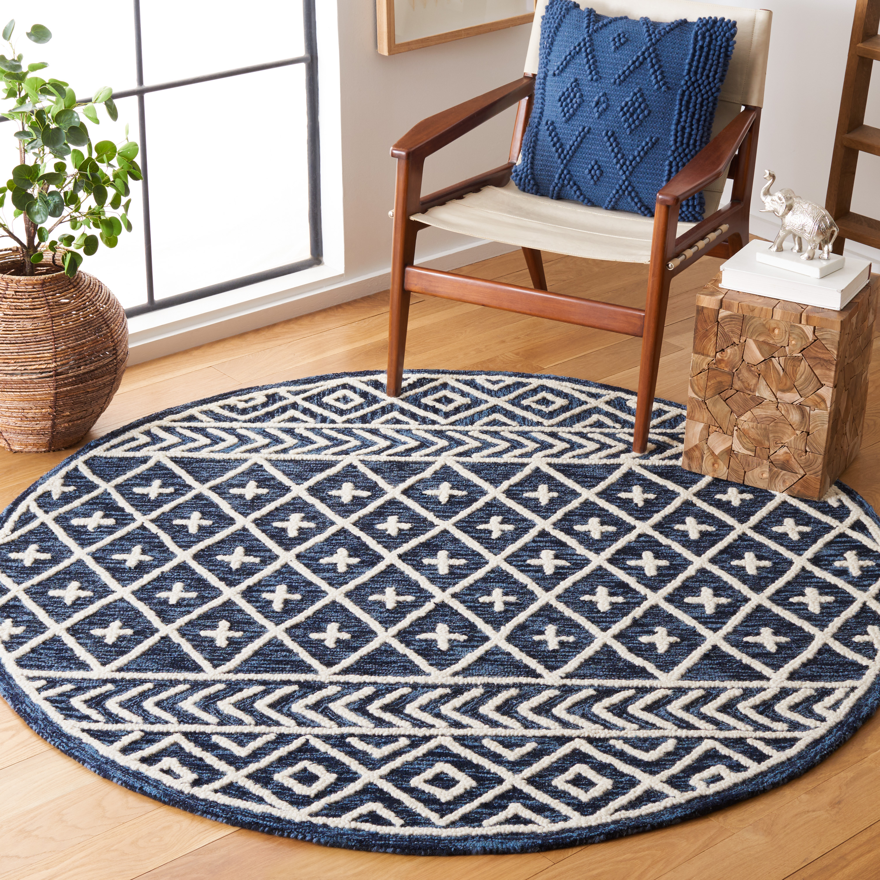 SAFAVIEH Metro Fletcher Medallion Area Rug, Navy/Ivory, 6' x 6' Round