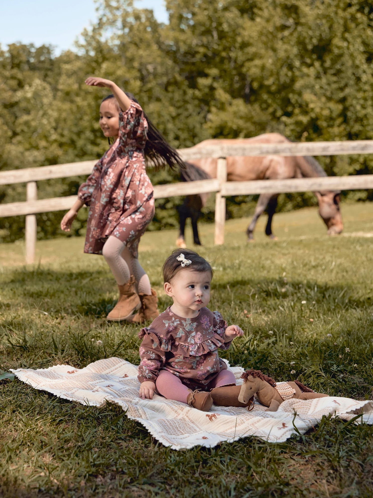 Modern Moments by Gerber Baby Girl Bubble Romper and Tights Outfit Set, 2-Piece, Sizes 0/3 Months - 24 Months