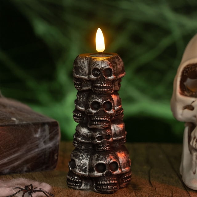 Luz de Noche Decorativa de Halloween con Forma de Calavera | Material de Vinilo | Pilas Extraíbles | Ideal para Fiestas En Casa | 6,2 X 6,2 X 12,6 Cm | Plateada | 3 Pilas Lr44 | 80 G | 1 Unidad