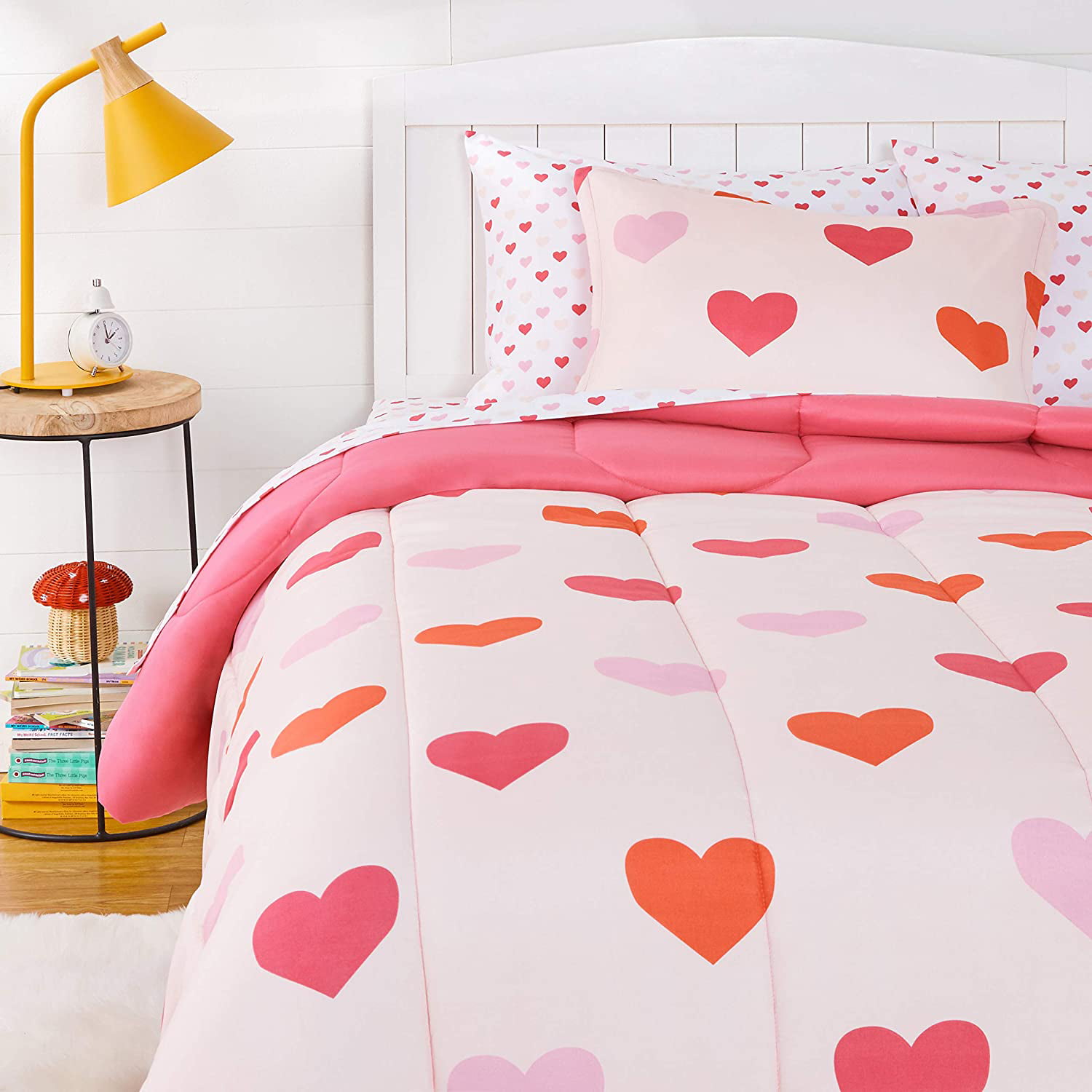 Mixed Bedding for Single and Double beds children and adults. 