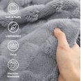 thumbnail image 3 of Manta Bedsure de forro polar gris plateado para sofá, 230 x 230 cm, 3 of 7