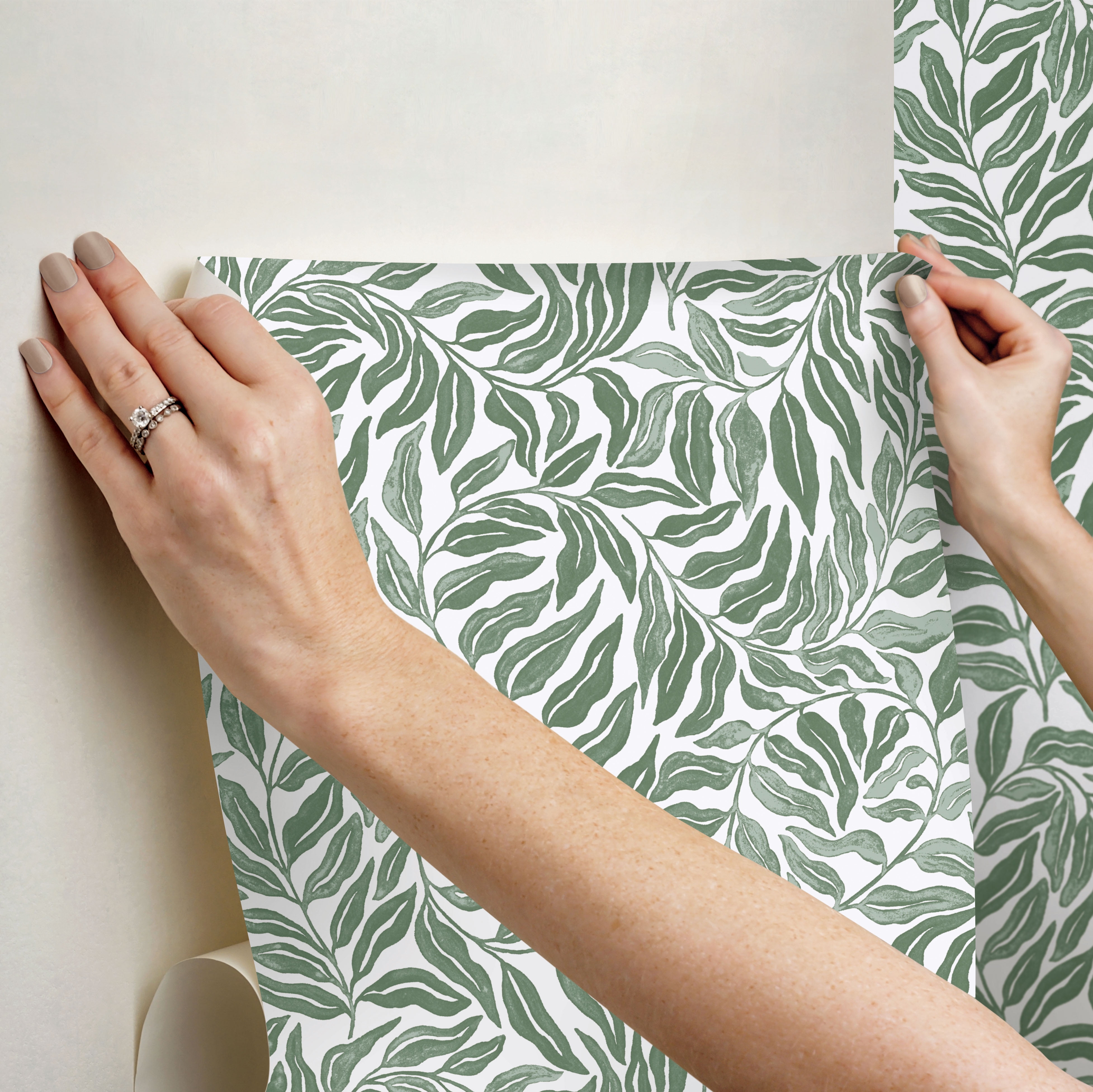 Better Homes & Gardens Green Vierra Vine Peel and Stick Wallpaper 30.75 Sq. ft