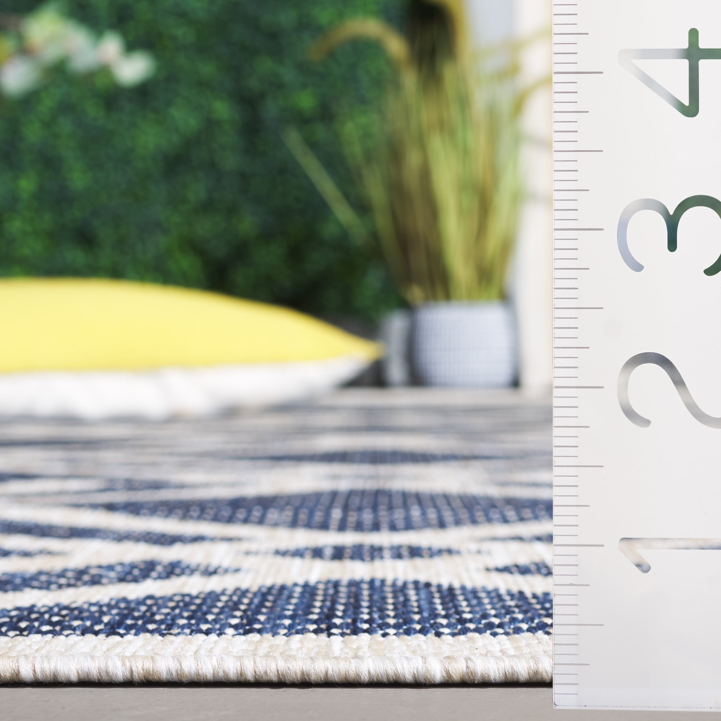 SAFAVIEH Beach House Aylen Geometric Indoor/Outdoor Runner Rug, Blue/Ivory, 2'2" x 10'