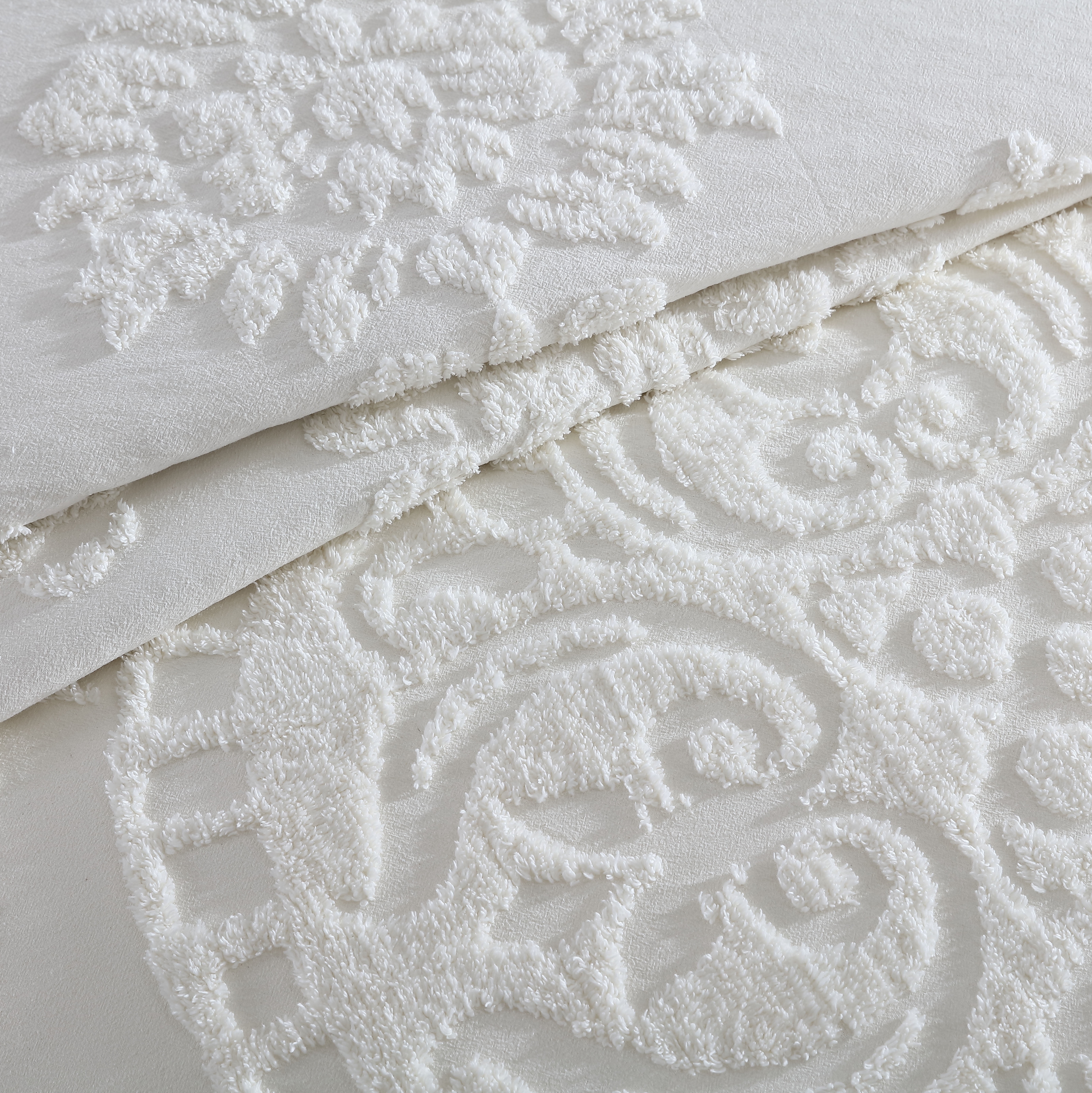 Beatrice Home Fashions Medallion Chenille King Sham Ivory