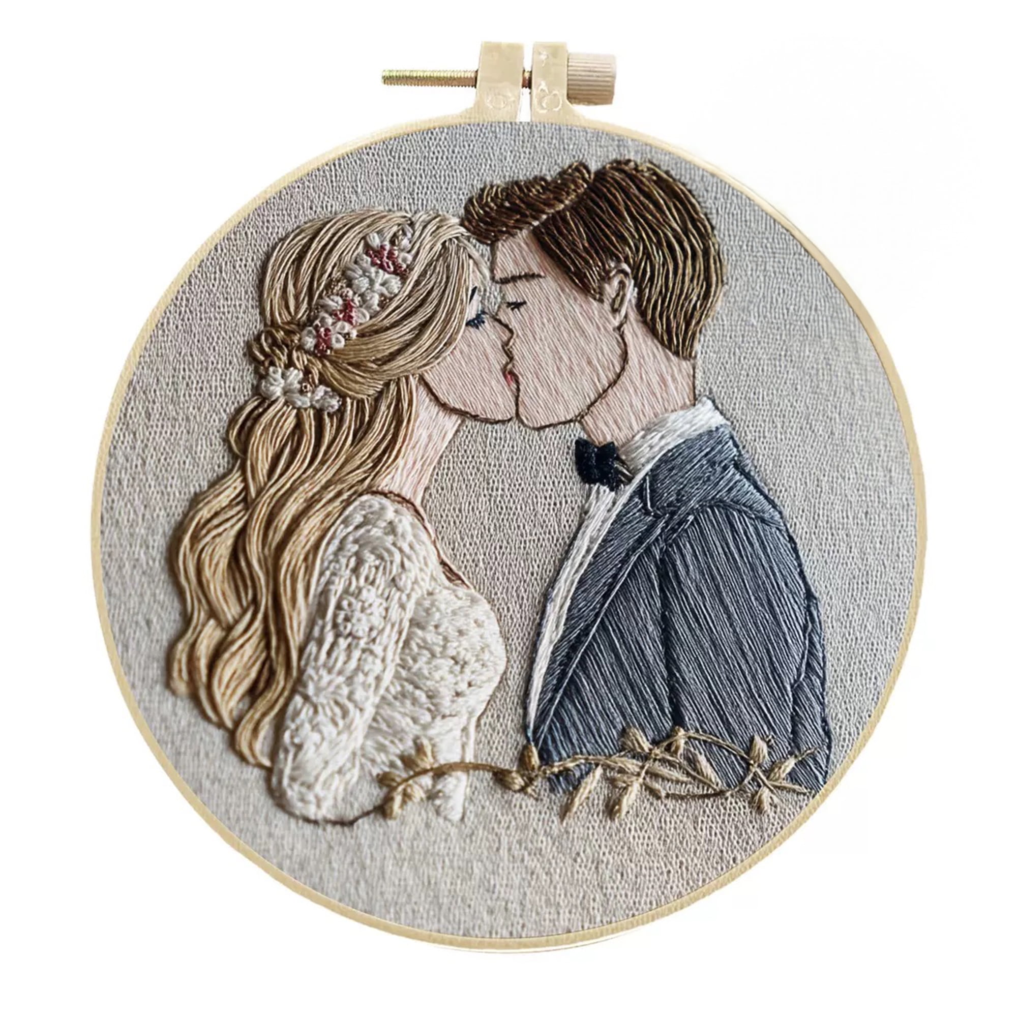 4‑Pack Wedding Embroidery Kits for Newlyweds DIY Cross Stitch Kit Bride & Groom Kissing Design Hoops Threads Patterns Gift Set