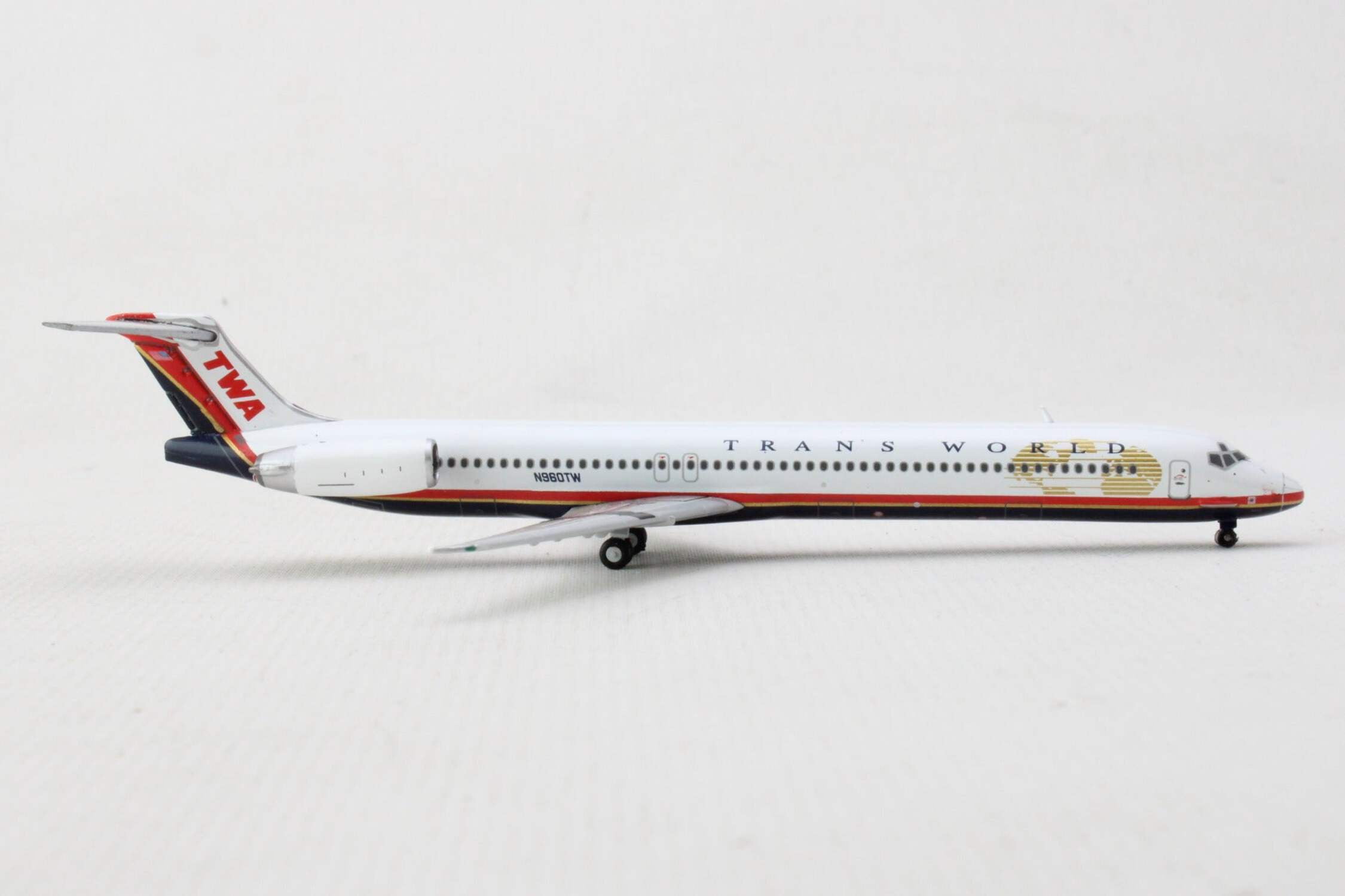 McDonnell Douglas MD-82 Commercial Aircraft "Trans World Airlines" White w/Red 1/400 Diecast Model Airplane by GeminiJets
