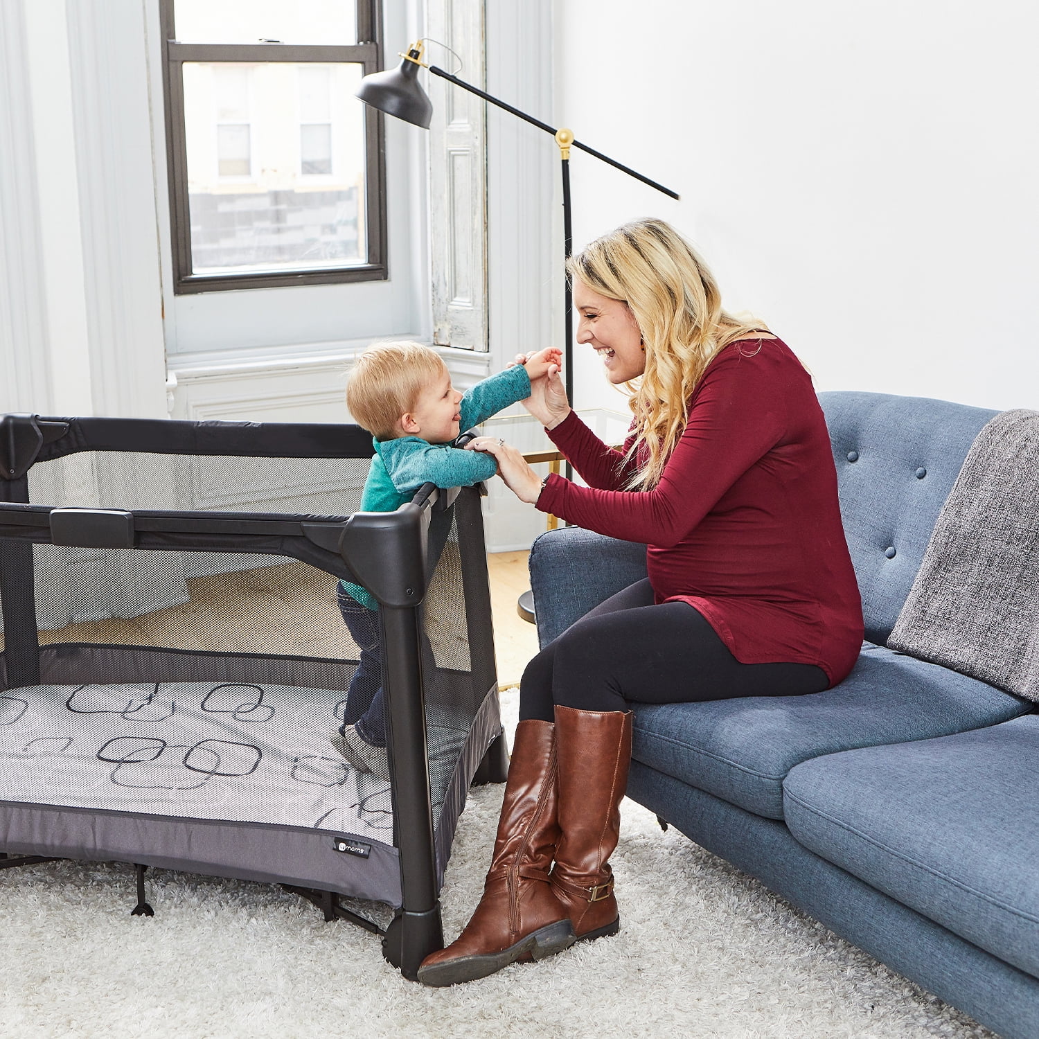 4moms Breeze Plus Portable playard with Removable Bassinet and Changing Station Easy one Push Open one Pull Close