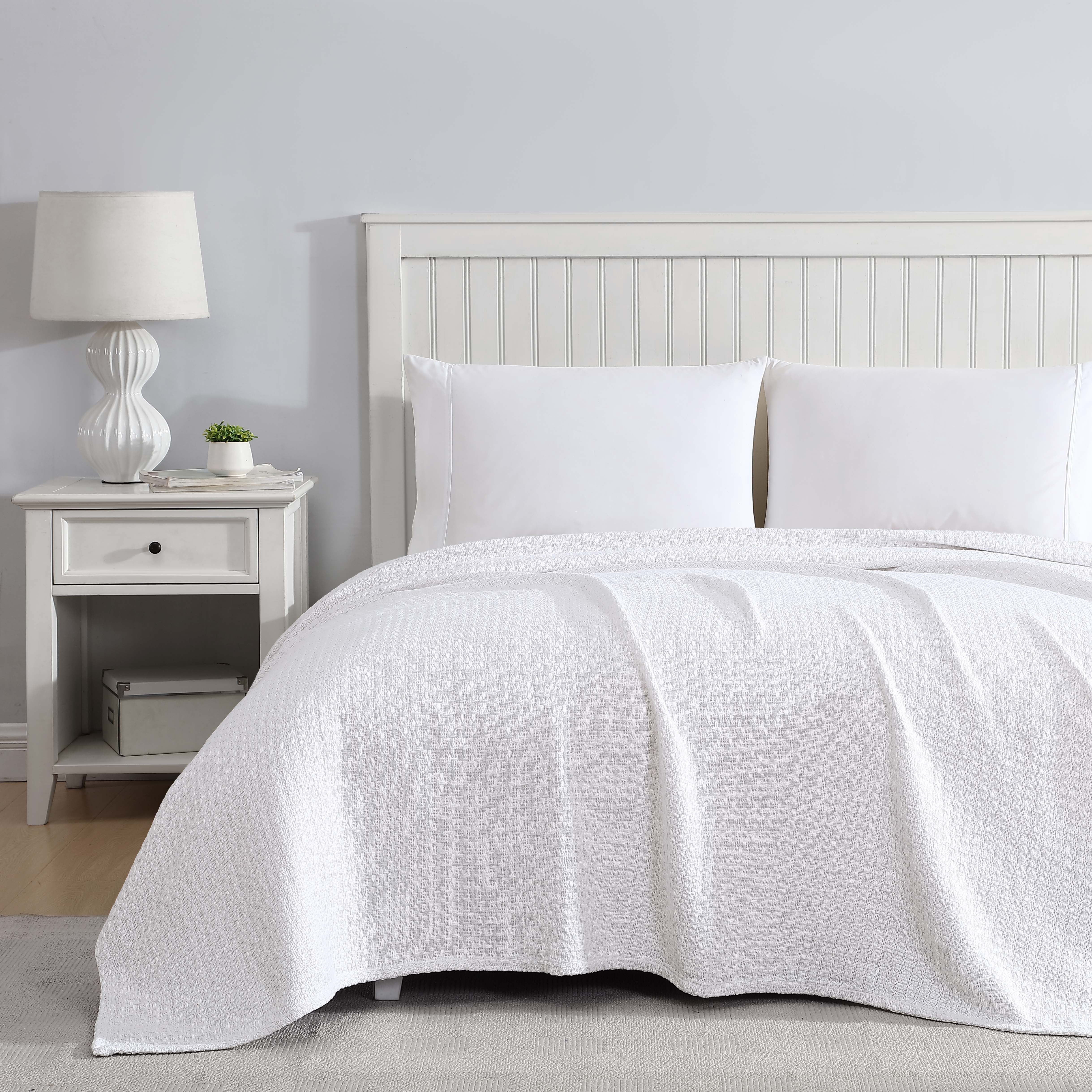 Beatrice Home Fashions, Grand Hotel Woven Cotton Blanket, Twin, White