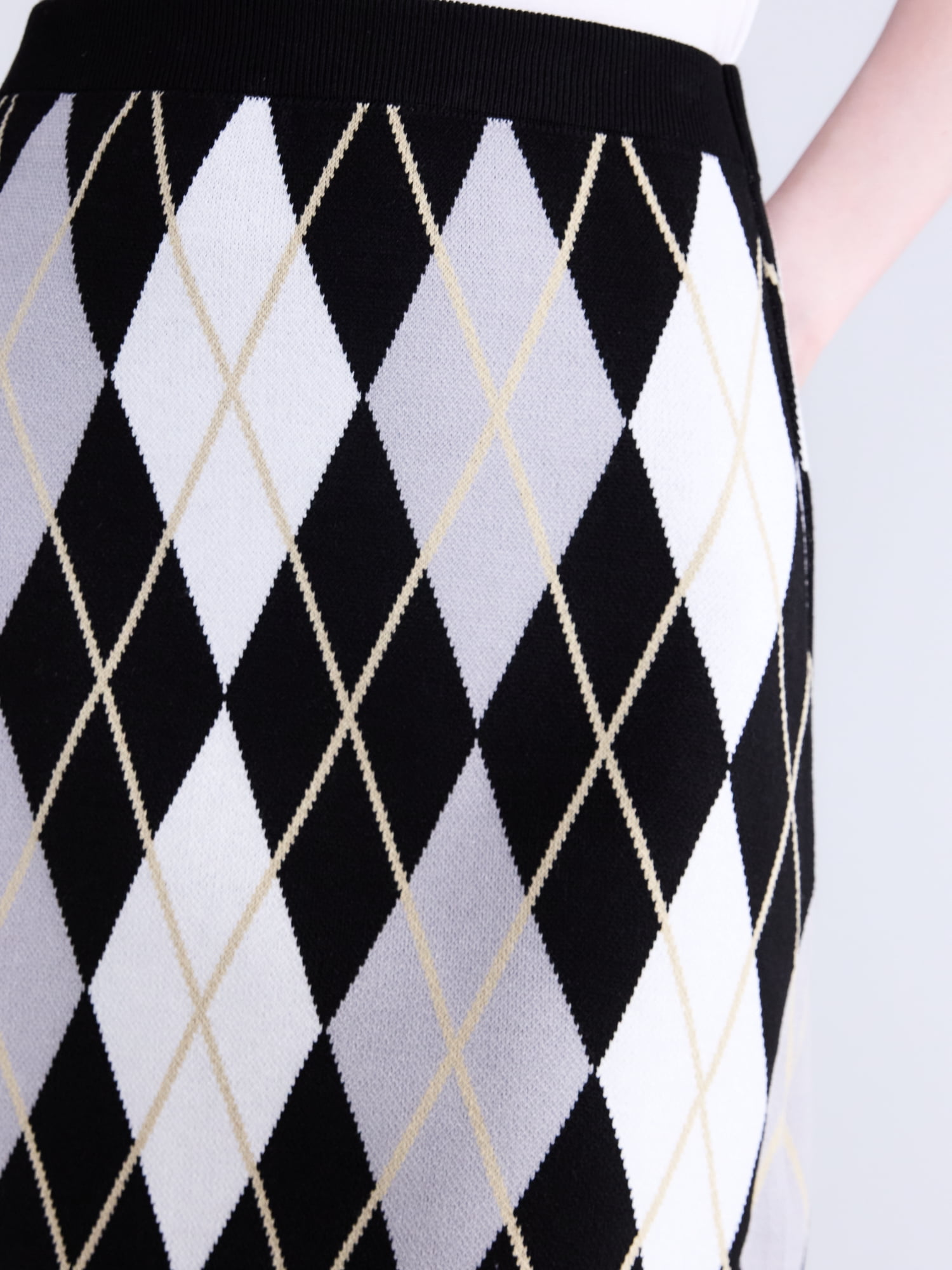 Free Assembly Women's and Women's Plus Missy Pull On Argyle Mini Pull On Sweater Skirt, Sizes XS-4X