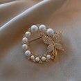 thumbnail image 3 of Broche circular de Nueva Perla y diamantes de imitación para mujer, broche de mariposa elegante barroco a la moda, Pin para fiesta, regalo de boda JM, 3 of 5