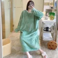 thumbnail image 4 of Conjunto de pijama de felpa Jacquard de manga larga para mujer, ropa de dormir de longitud media de estilo dulce para otoño e invierno, ropa exterior de talla grande para el hogar, 4 of 5