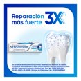 thumbnail image 3 of Pasta dental Sensodyne para sensibilidad repara y protege 100 g, 3 of 9