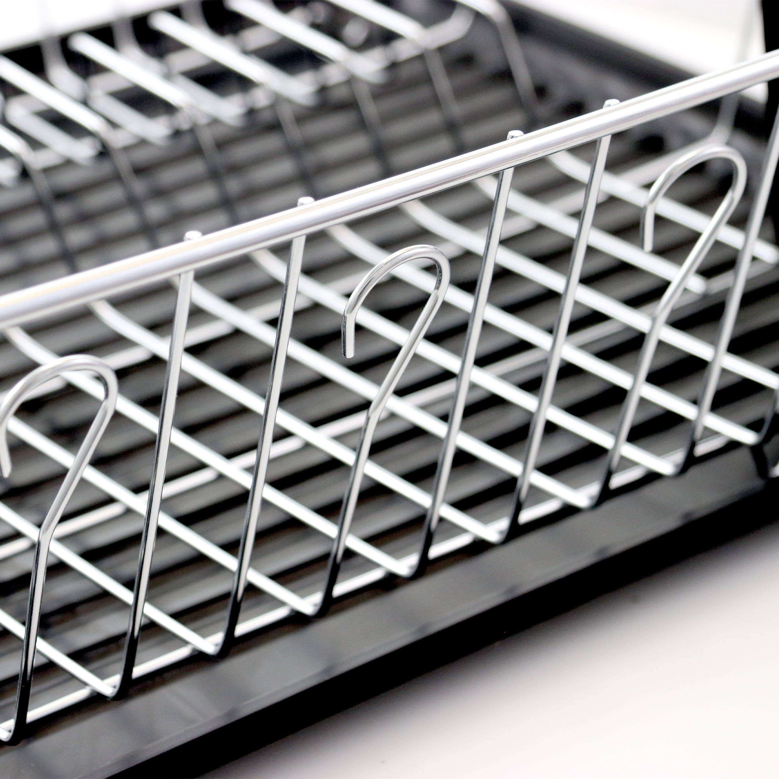 Megachef DR-180 16 in. Chrome Plated & Plastic Counter Top Drying Dish Rack, Black