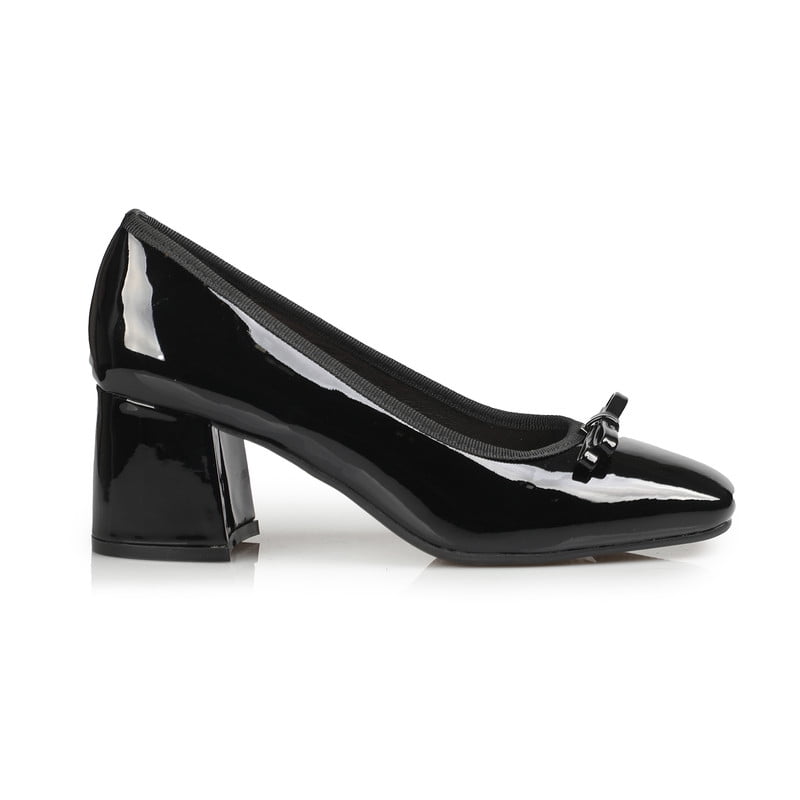 Top Moda Women's Elegance Round-Square Toe Ballet Pumps with Bow Accent