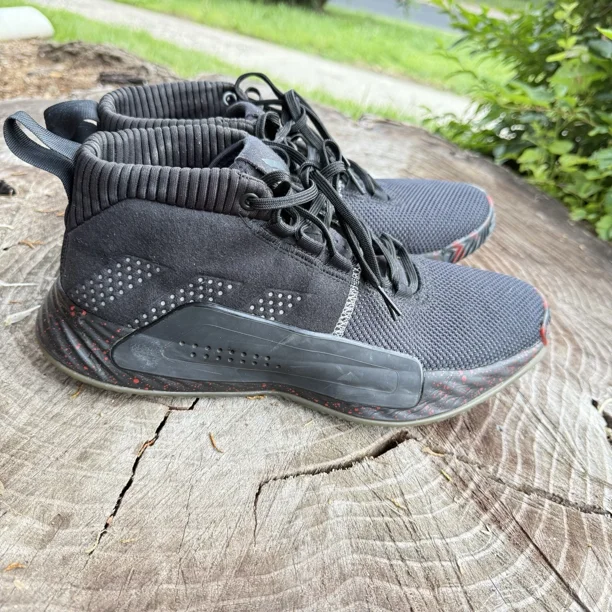 Size 10.5 Adi - das Dame 5 People's Champ 2019 Men’s Shoes