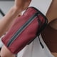 thumbnail image 4 of Brazalete para Teléfono para Correr, Portacelular Deportivo con Correa Ajustable, Bolsillo con Cremallera con Franja Reflectante, 18 x 9.5 cm para Ejercicio, Trote y Actividades al Aire Libre., 4 of 6