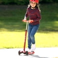 thumbnail image 2 of Scooter infantil Micro Maxi LED de 3 ruedas con manillar T ajustable, 2 of 6