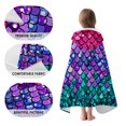 thumbnail image 3 of Toalla Fiwbnasz con capucha y diseño de sirena para niños, 76 x 127 cm, color morado, 3 of 9