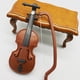 thumbnail image 4 of Mini violín de plástico para casa de muñecas, manualidades en miniatura, modelo de instrumento musical para casa de muñecas, accesorio para casa de muñecas., 4 of 9
