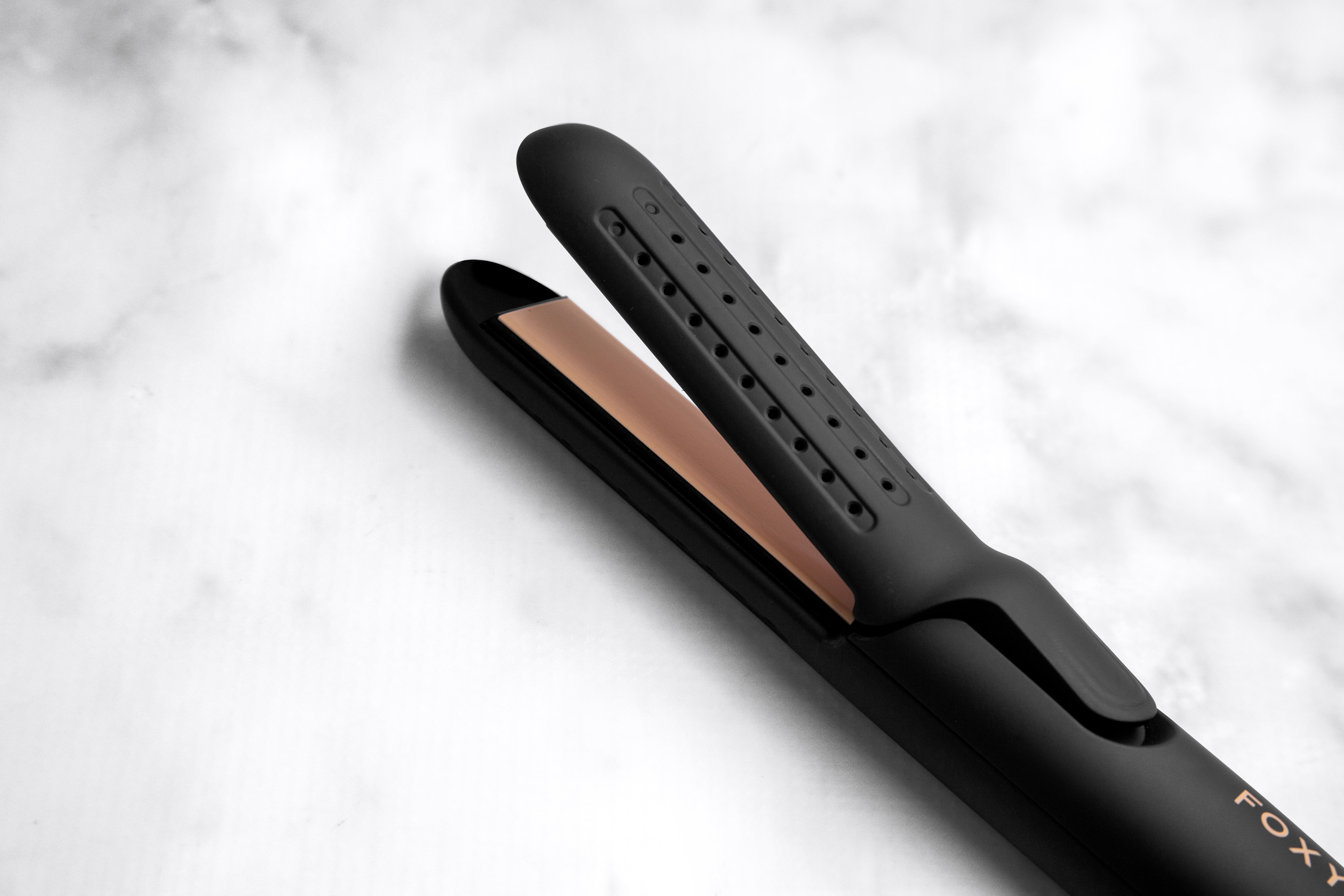 Foxy straightener top