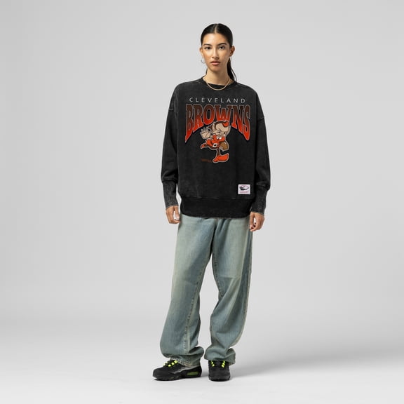 Women's Mitchell & Ness Black Cleveland Browns Delineate Mineral Wash Crewneck Sweatshirt