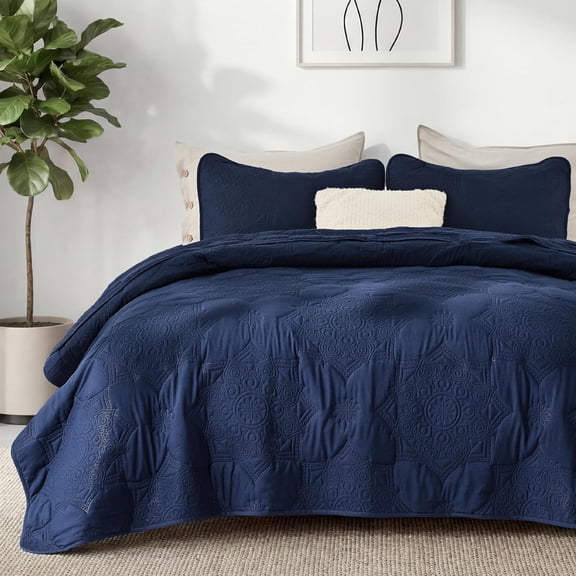King Size Quilt Bedspread Navy Blue Floral Pattern 106x96 in