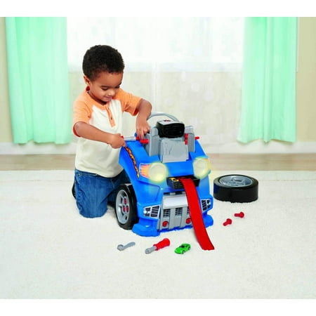 Kid Connection Car Engine And Race Track Set