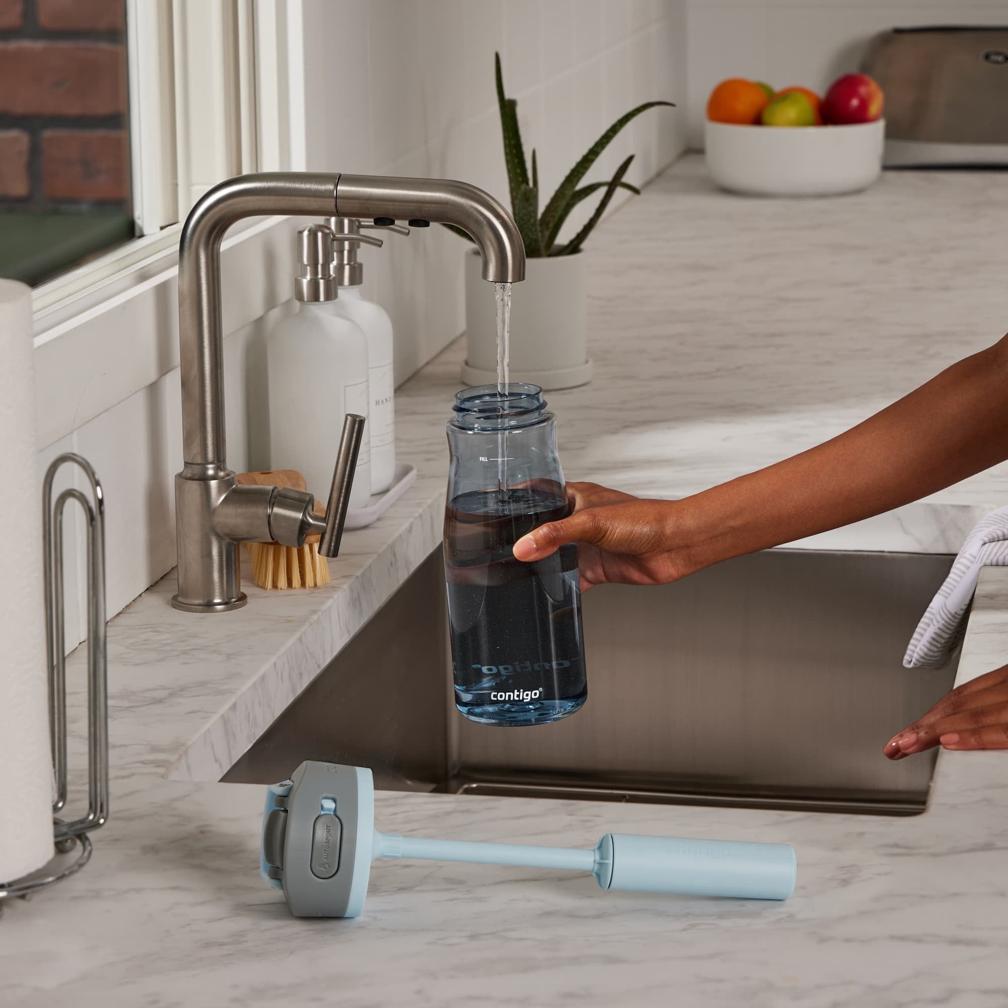 Contigo Wells Plastic Filter Water Bottle with AUTOSPOUT Straw Lid, 32 oz., Dark Ice