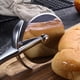 thumbnail image 3 of Cortador de pizza de aleación de zinc multifuncional profesional para repostería, suministros de cocina, 3 of 9