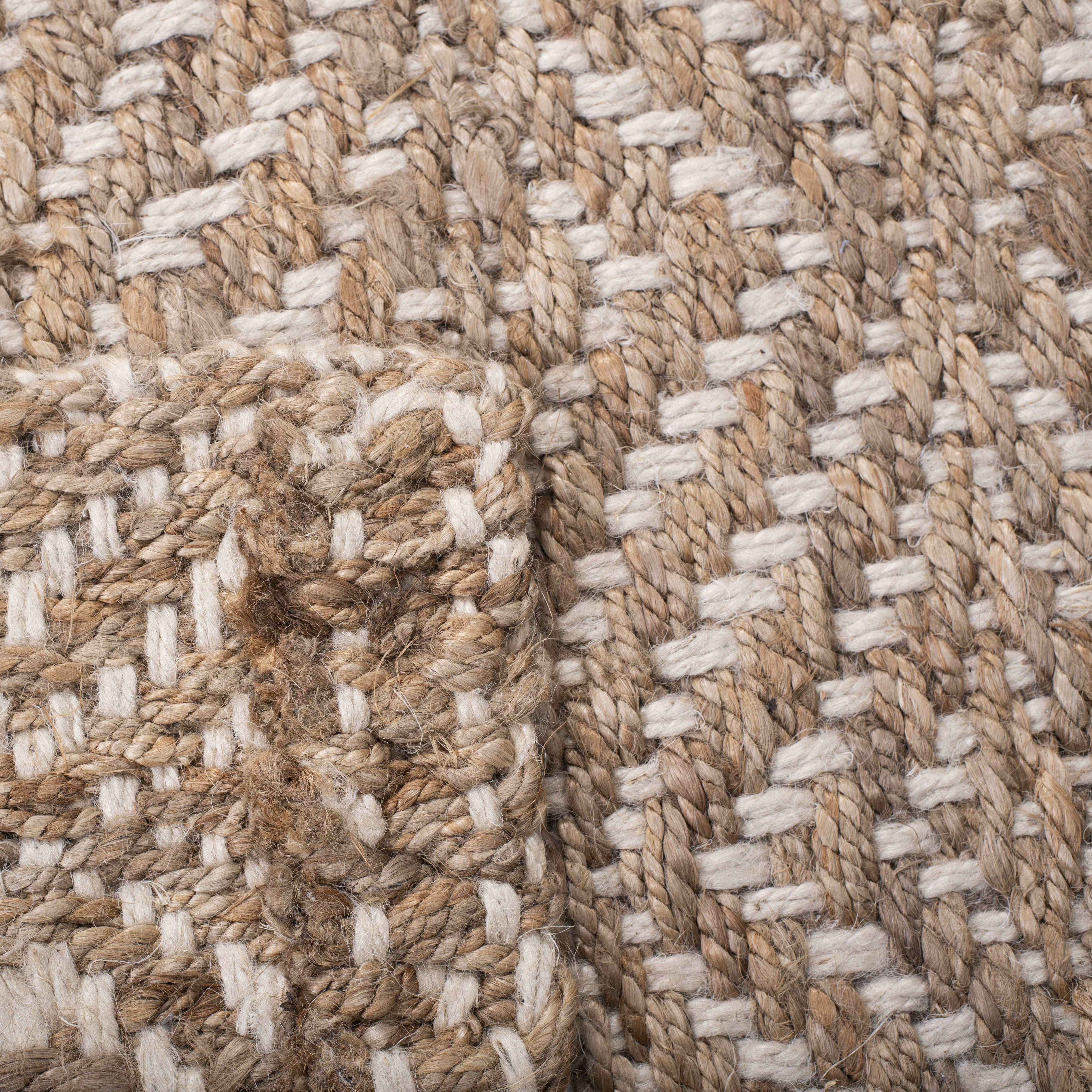 SAFAVIEH Natural Fiber Gervase Geometric Runner Rug, Natural/Ivory, 2'6" x 12'