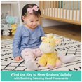 thumbnail image 3 of Peluche musical GUND Baby Safari Friends con forma de jirafa, 23 cm, color amarillo, 3 of 8