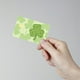 thumbnail image 5 of estilos de pegatinas para tarjetas de crédito y débito con diseño de trébol, sin burbujas, delgadas, pequeñas, personalizadas, para proteger tarjetas bancarias, extraíbles, con forma de hoja verde,, 5 of 6