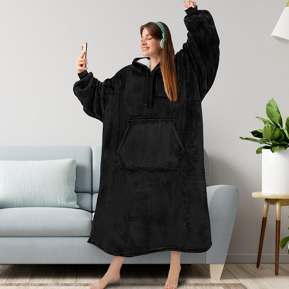 PAVILIA Blanket Hoodie for Women Black, Sherpa Wearable Blanket Men, Cozy Oversized Sweatshirt Blanket, Warm Fleece Hooded Blanket Sweater with Sleeves and Giant Pocket, Adult Long, Black
