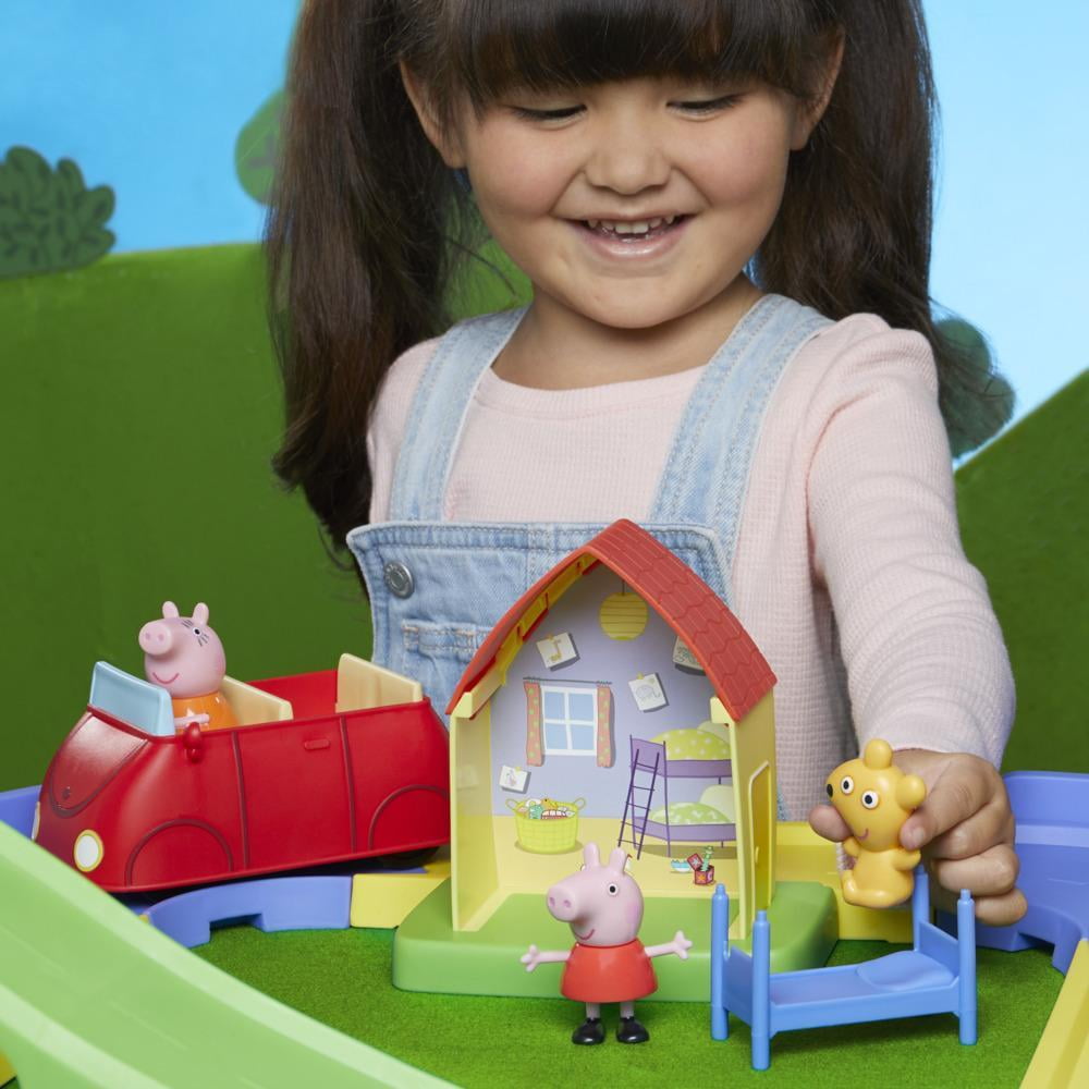 Peppa Pig All Around Peppa’s Town Set with Adjustable Track; Includes Vehicle and 1 Figure; 35+ Sounds; Ages 3 and Up