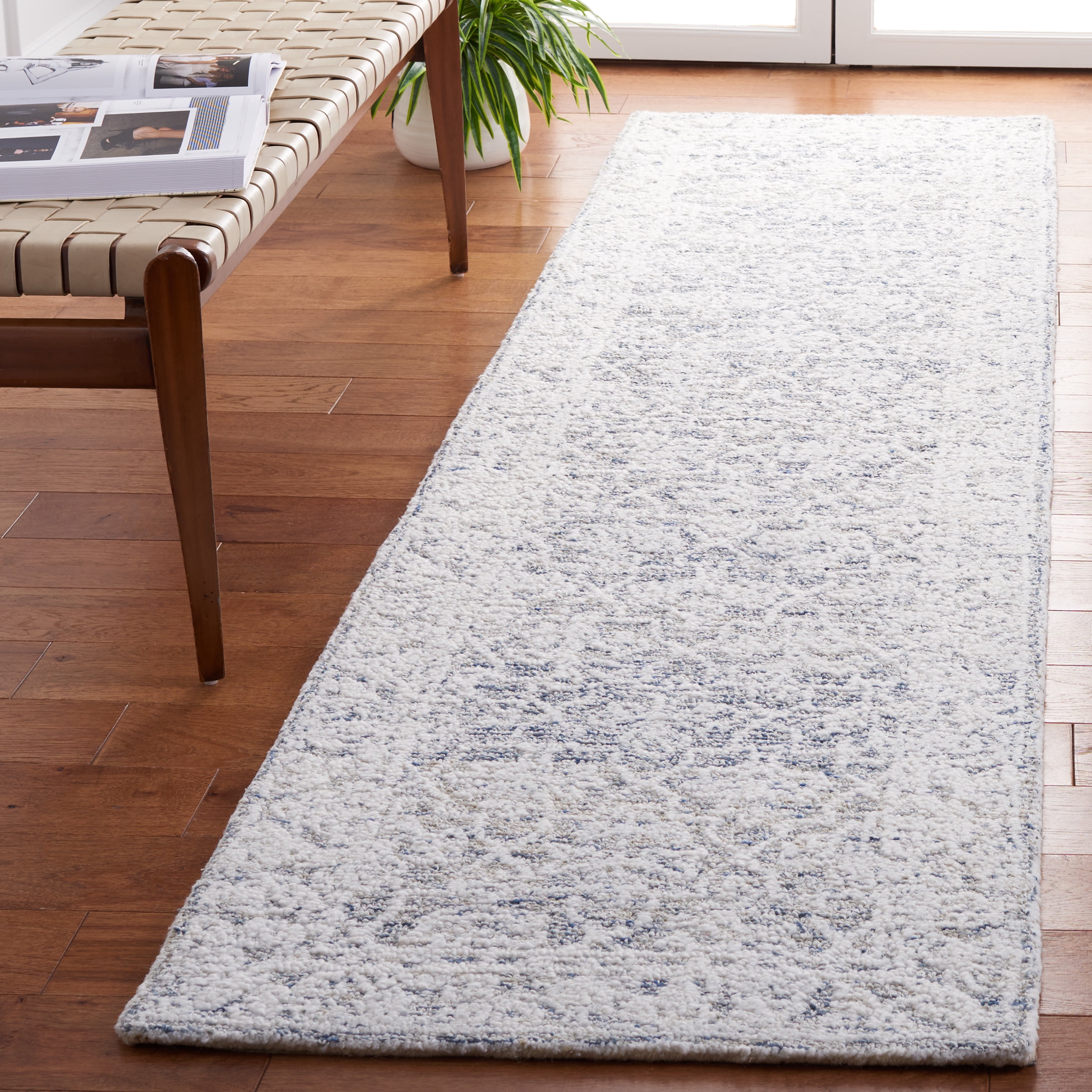 SAFAVIEH Metro Caitriona Medallion Runner Rug, Ivory/Beige, 2'3" x 9'